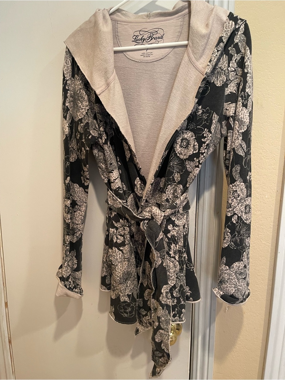 Lucky Brand Black & Cream Hooded Floral Tie-Waist Robe